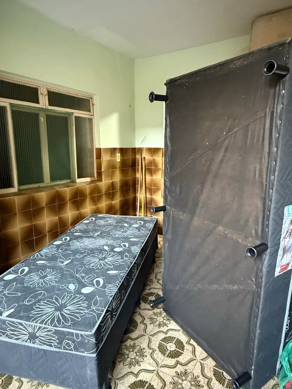     Cama de Solteiro com Cabeceira Estofada - Foto 2