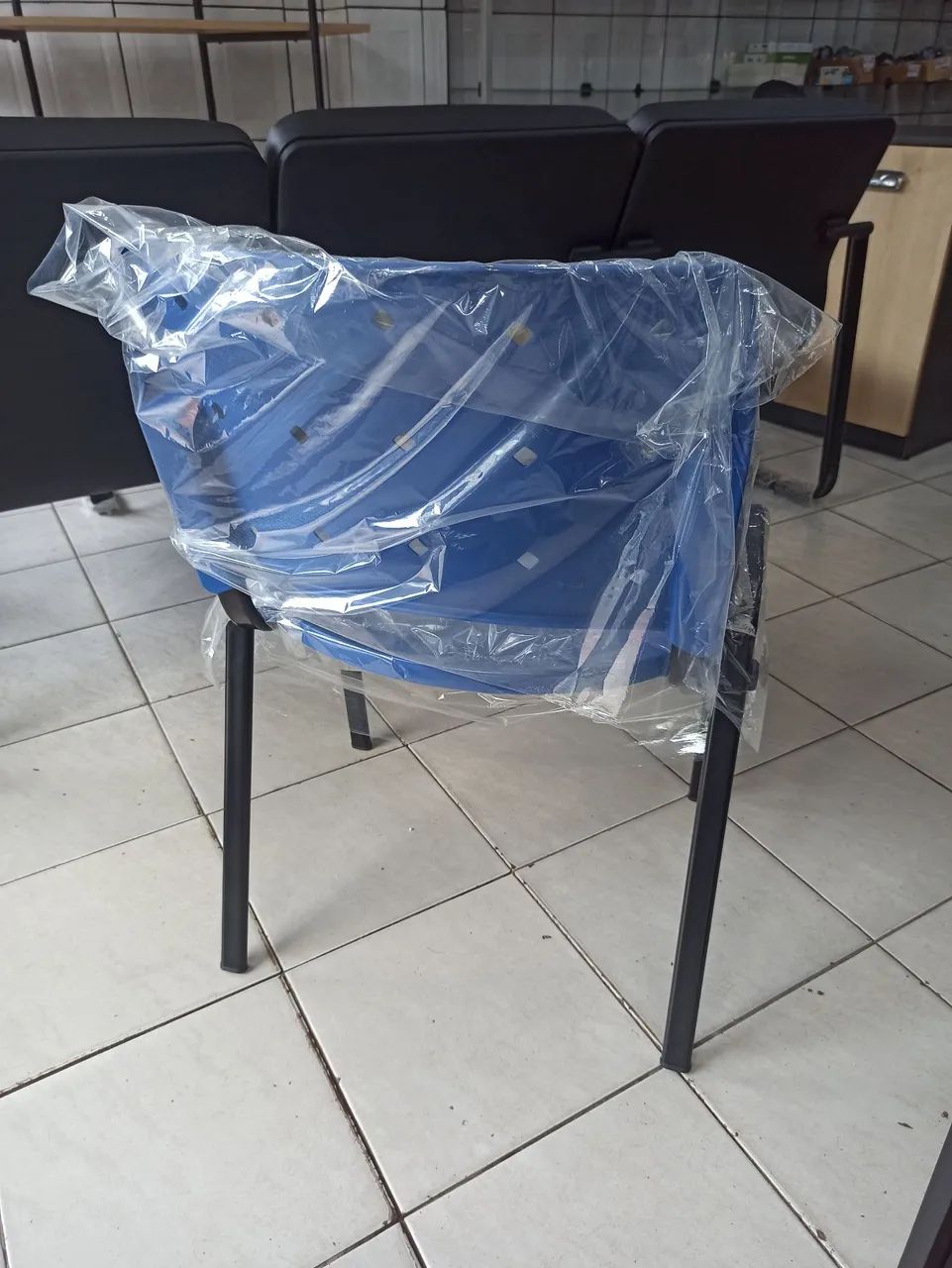 Cadeira fixa para casa ou escritório  - Foto 3