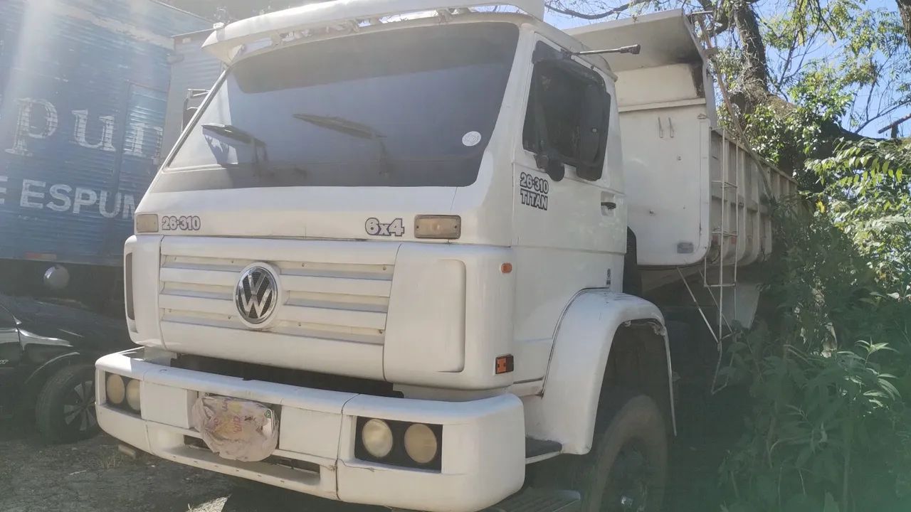 Vendo caminhão Vlw ano 2003. - Foto 3
