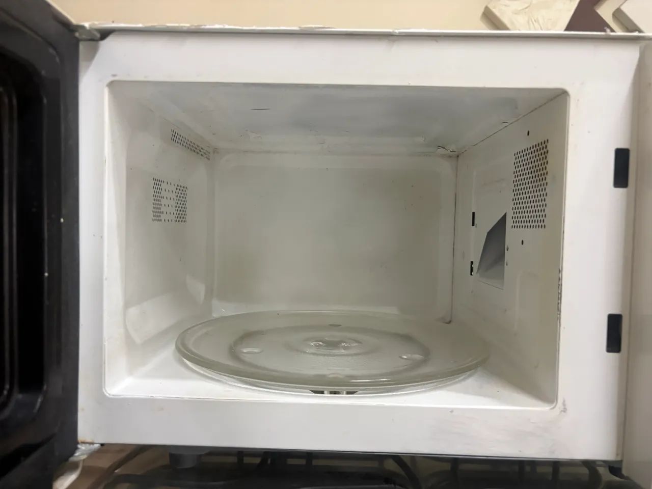 Microondas 21 litros Eletrolux  - Foto 4