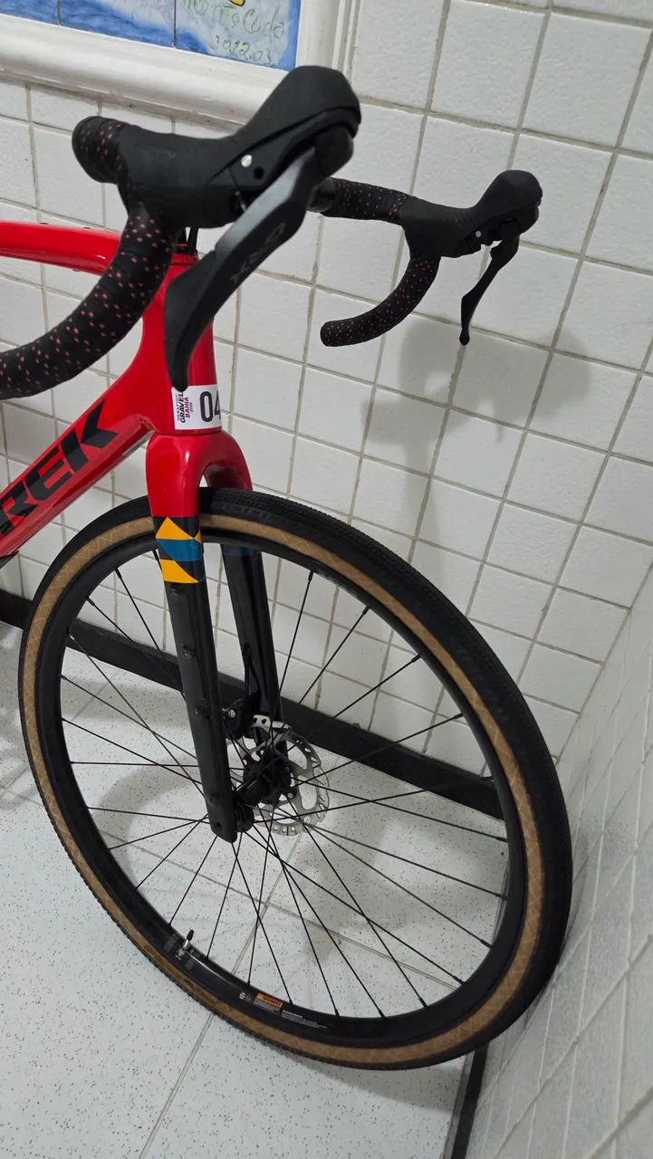 Bicicleta Gravel Trek Checkpoint Carbono