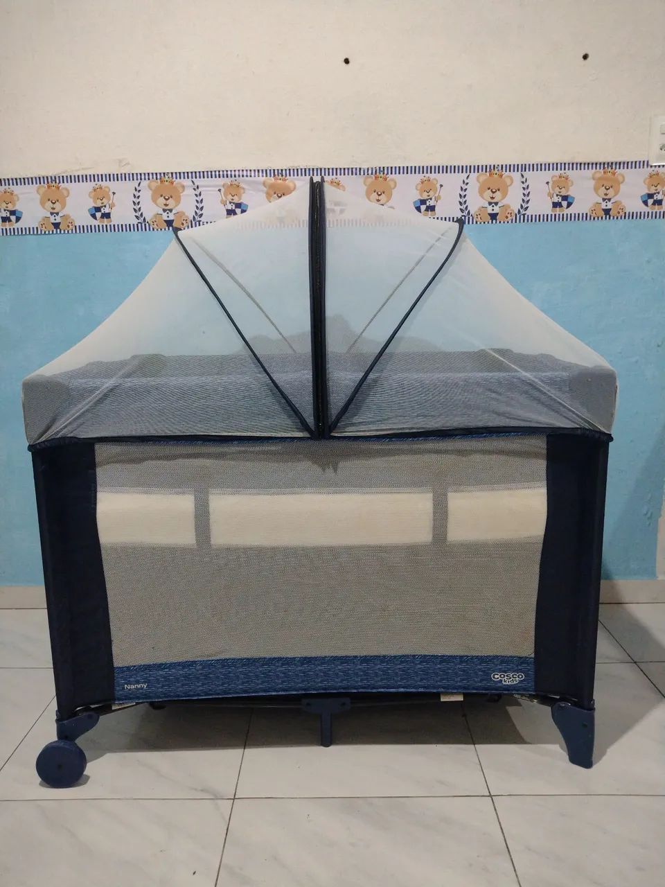 Berço portátil completo com mosquiteiro e colchão muito bem conservado! - Foto 5
