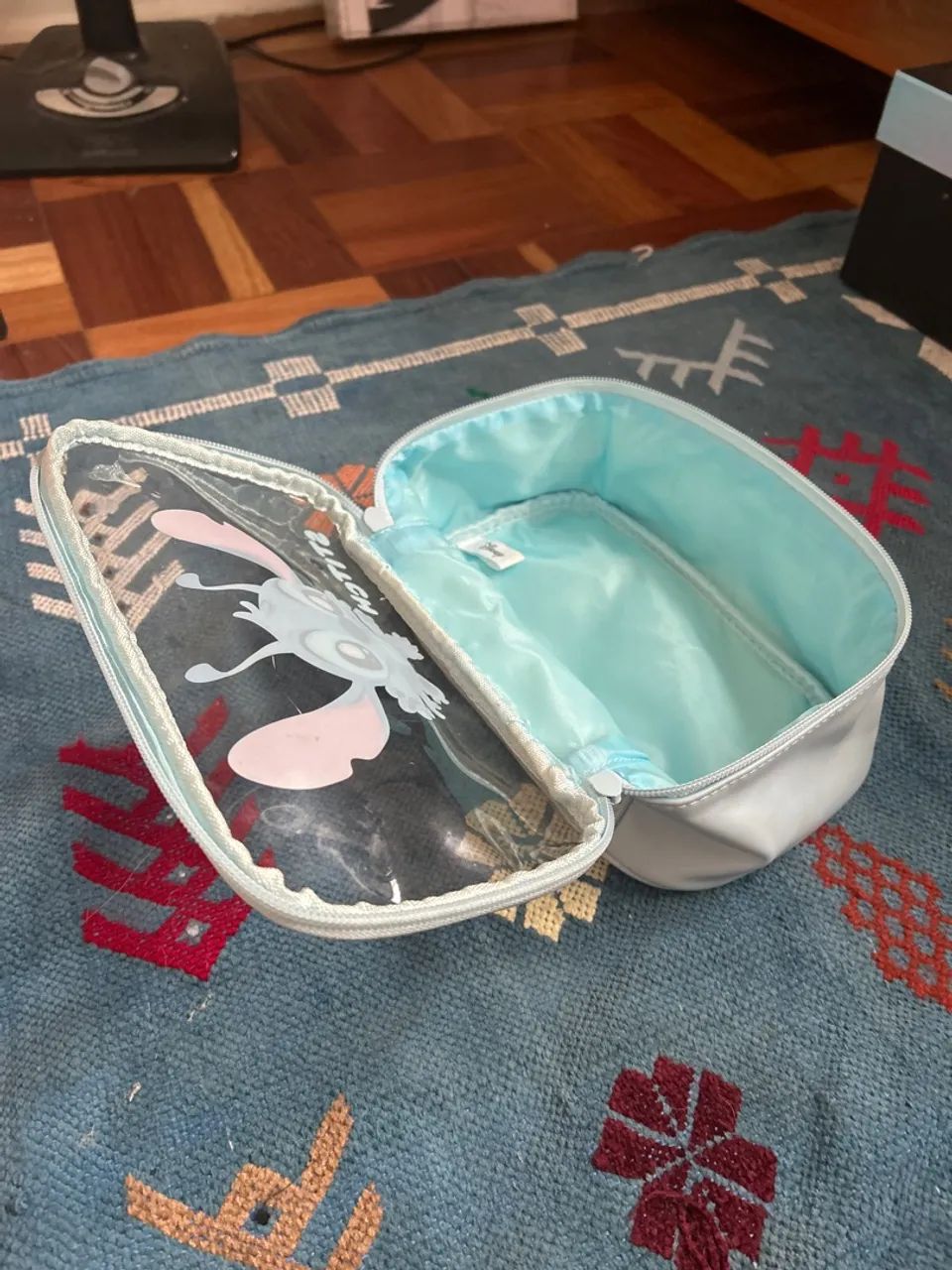 Necessaire Stitch Disney Transparente Azul - Foto 4