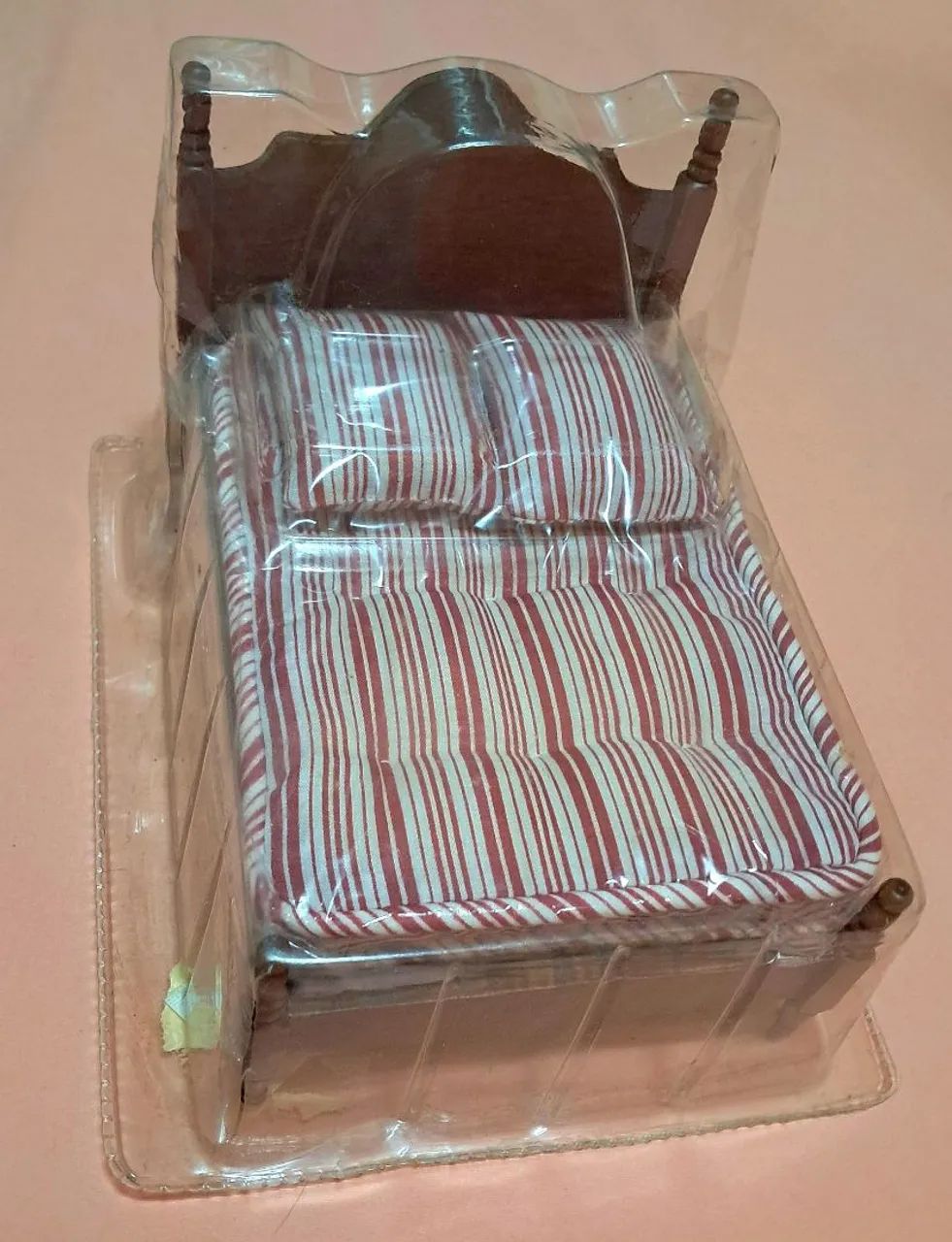 Cama miniatura rara
