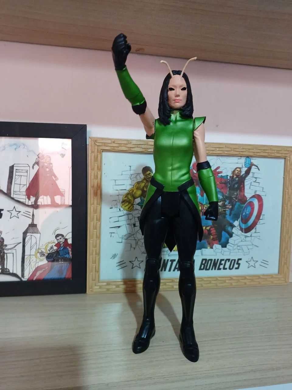 Mantis 30 cm original marca Hasbro  - Foto 3