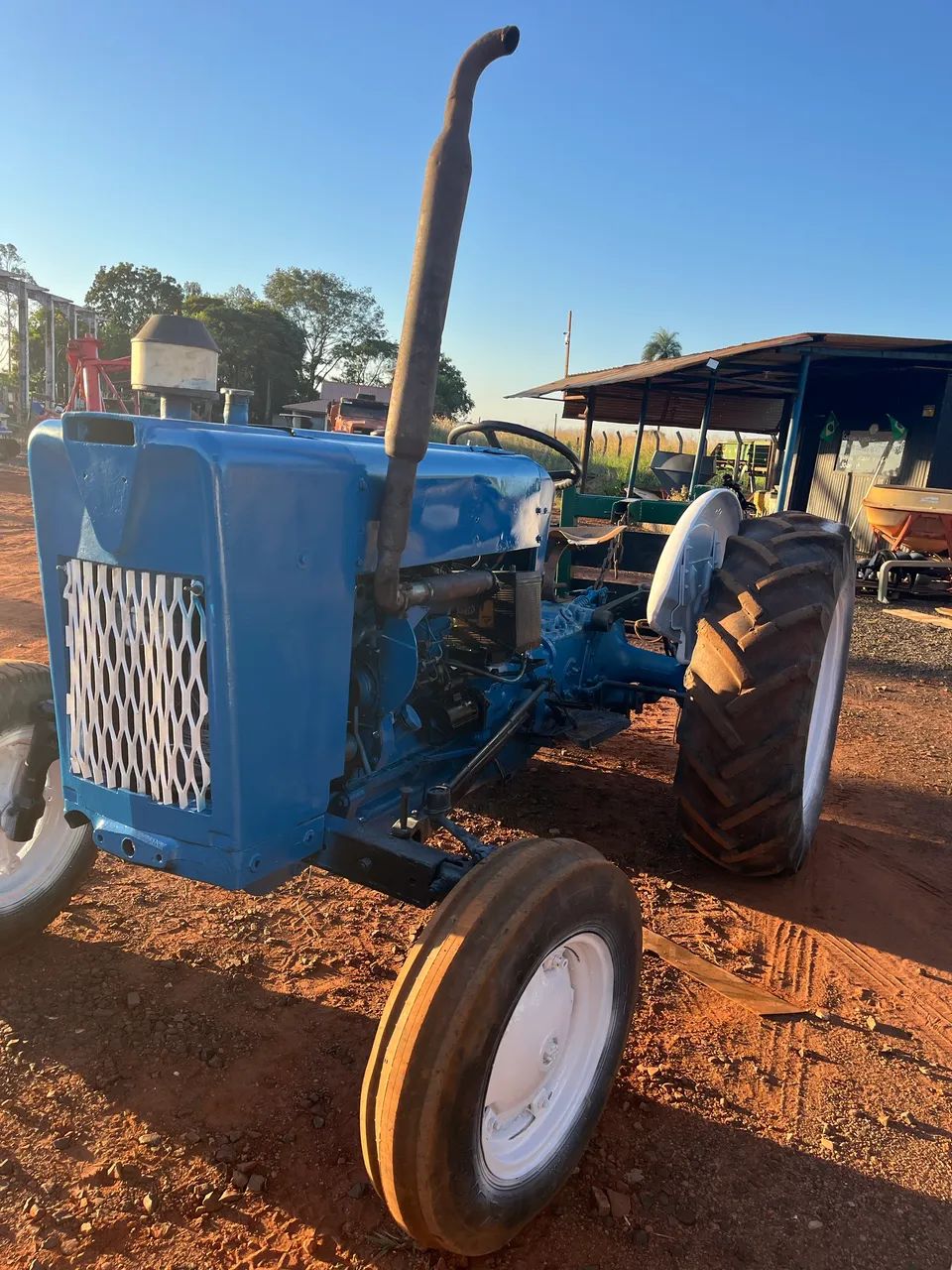 Trator Ford 8 BR diesel 4x2  - Foto 4