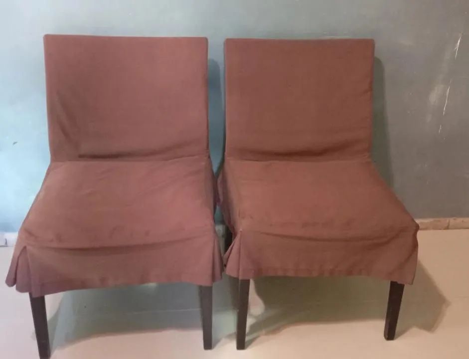 VENDO!! SOFA DE LINHO E CADEIRAS COM CAPA!! - Foto 3