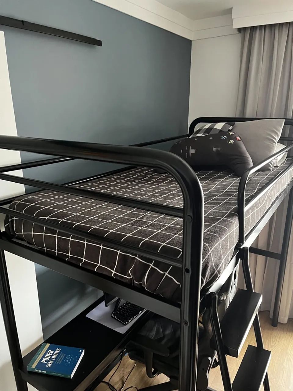 Cama suspensa com bancada - Foto 4