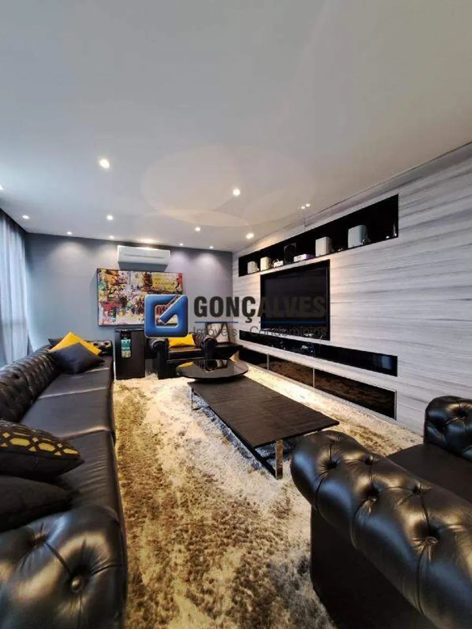 Cobertura Duplex 3 suítes no Centro de Santo André com 4 vagas e área de 227 m²
