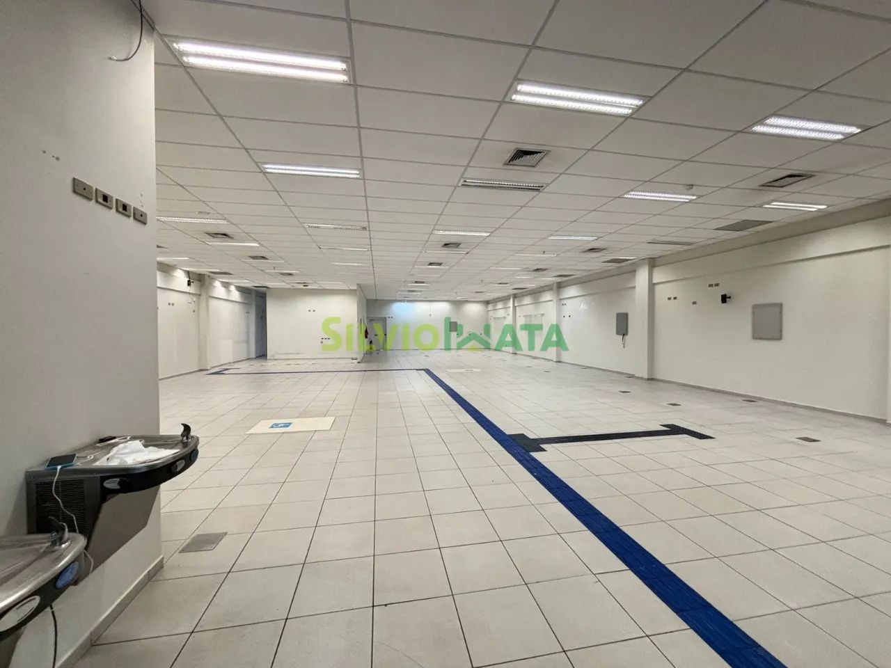 Salão Comercial para Locação Localização Privilegiada em Maringá - Foto 2