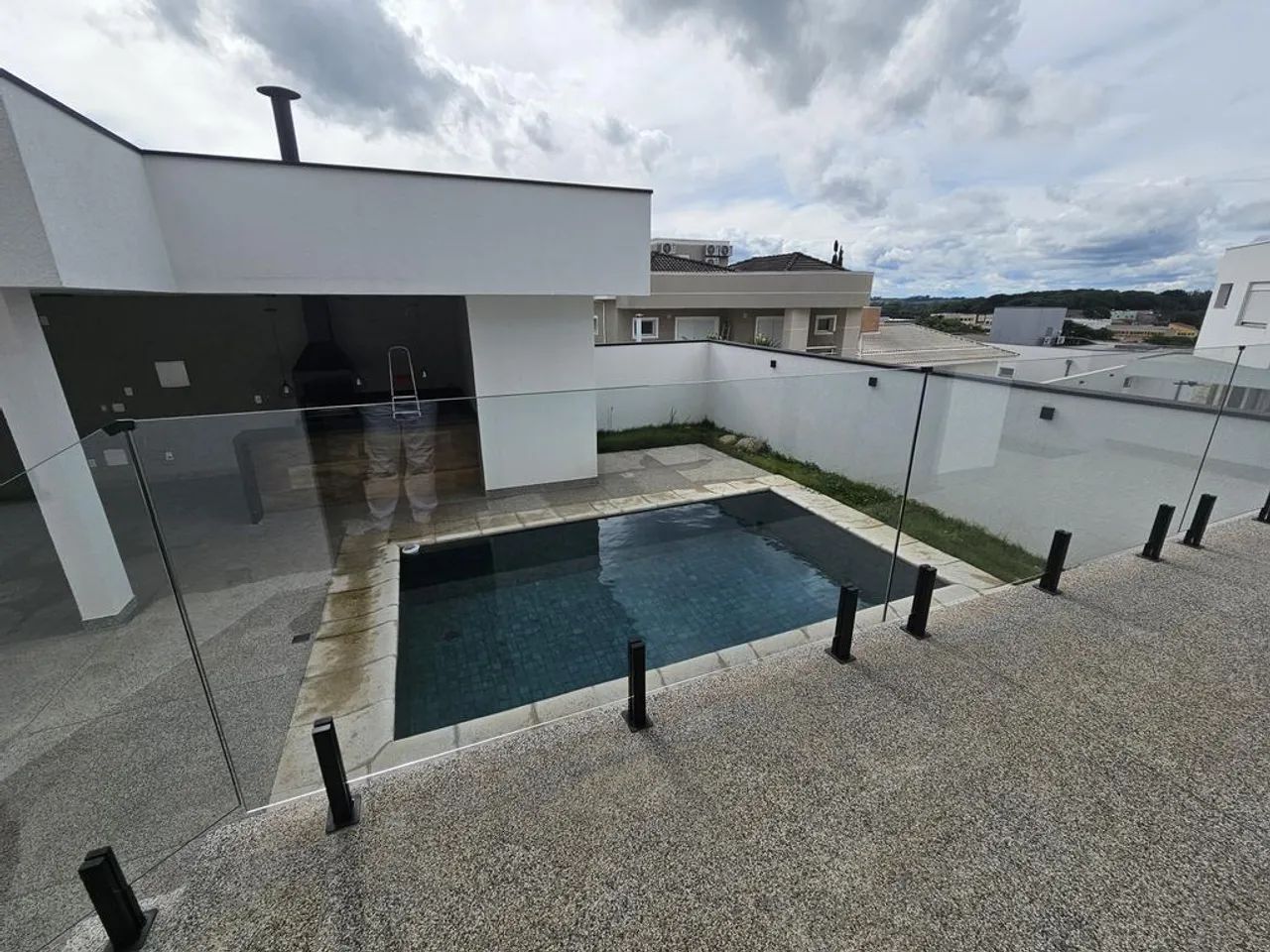 Sobrado para alugar em Campinas, Alphaville Campinas , com 4 suítes, com 342 m² - Foto 4