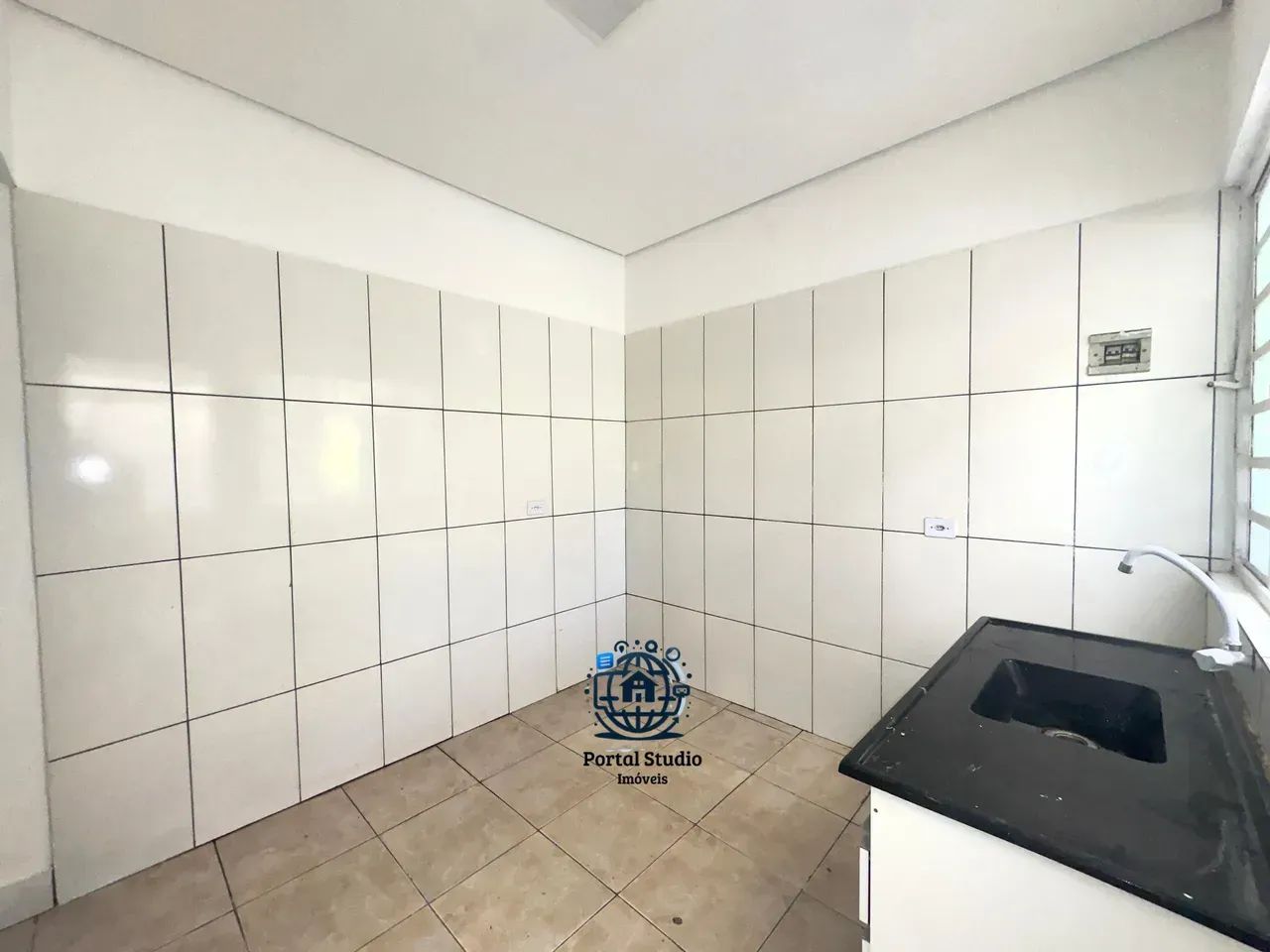 Casa Kitnet com lavanderia - Jd. das Bandeiras - Foto 3