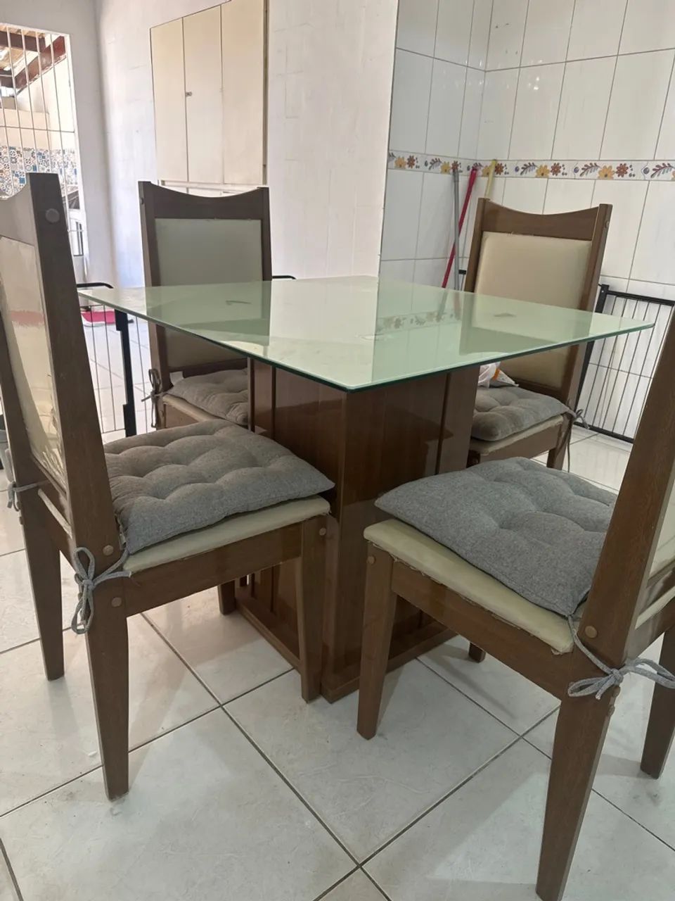 Vendo Mesa Cozinha 4 lugares 