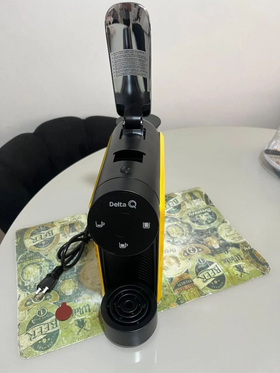 Vende se uma cafeteira usada 1 vez só está nova 