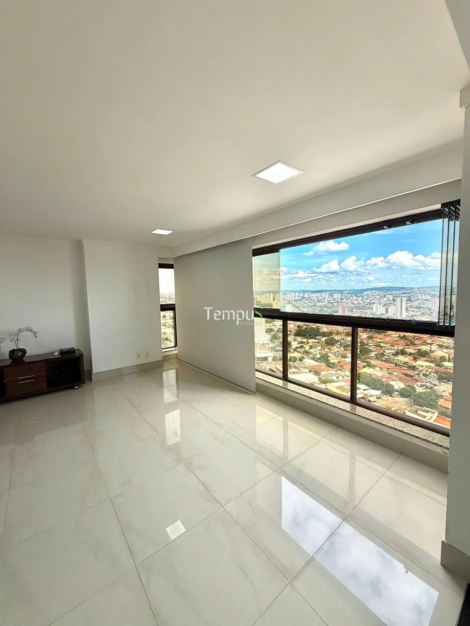 Palco Vaca Brava - Apartamento 3 Suítes para Aluguel no Palco Vaca Brava  Andar Alto | Set - Foto 2