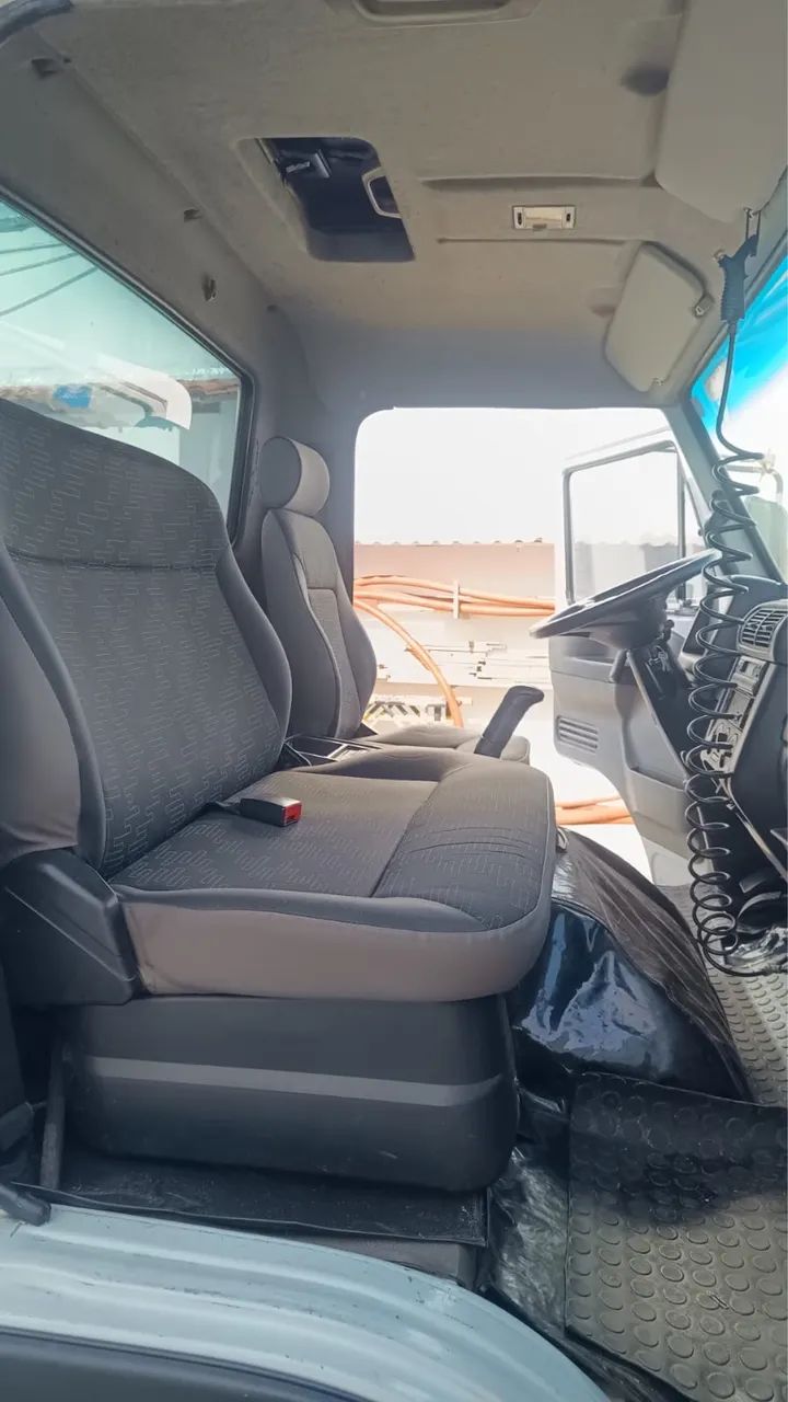 Caminhão Limpa Fossa VW 8.160 - 2015- Completo - Pronto para Trabalhar - Foto 13