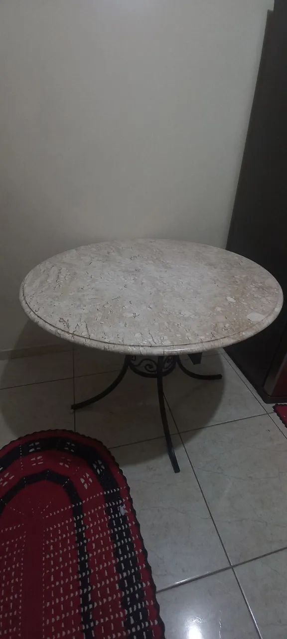 Mesa de mármore 