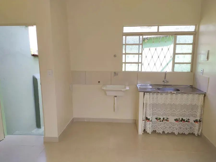 Kitinet com 1 quarto no Carlos Prates