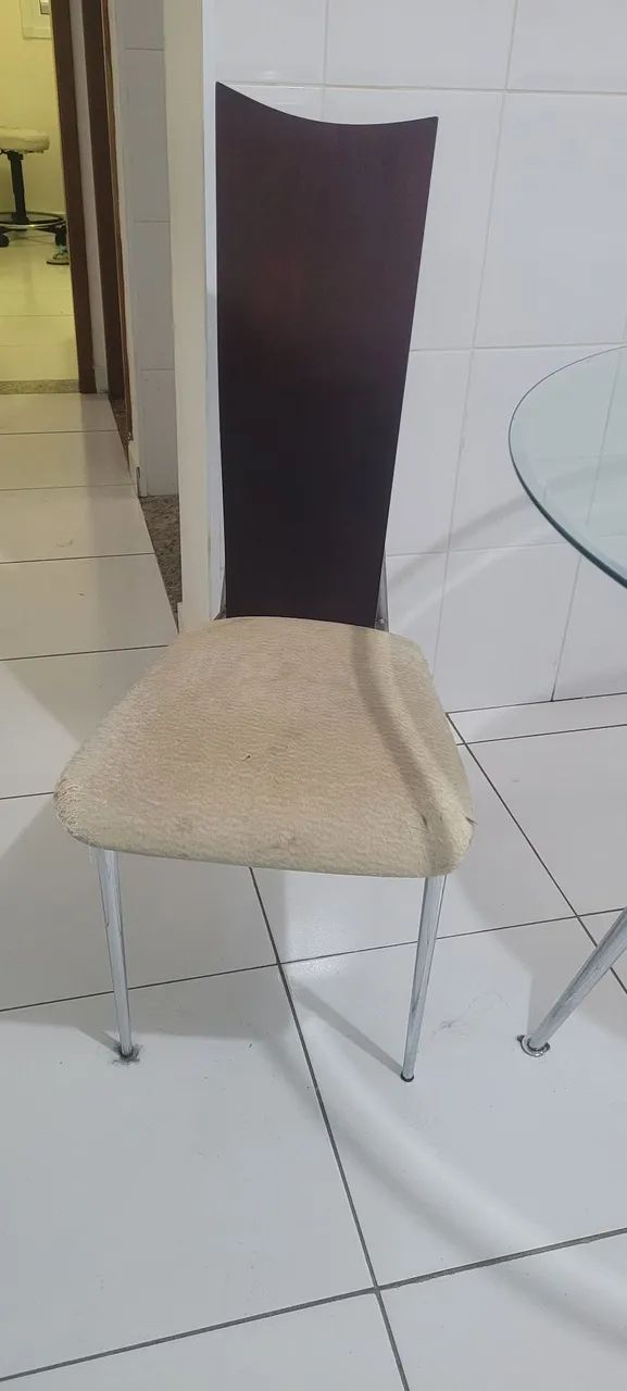 Mesa com tampão de de vidro 1,20 de diâmetro + 4 cadeiras - Foto 3