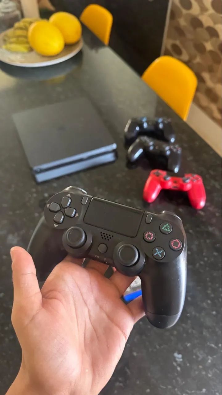 Ps4 Slim (com 4 manetes) - Foto 5