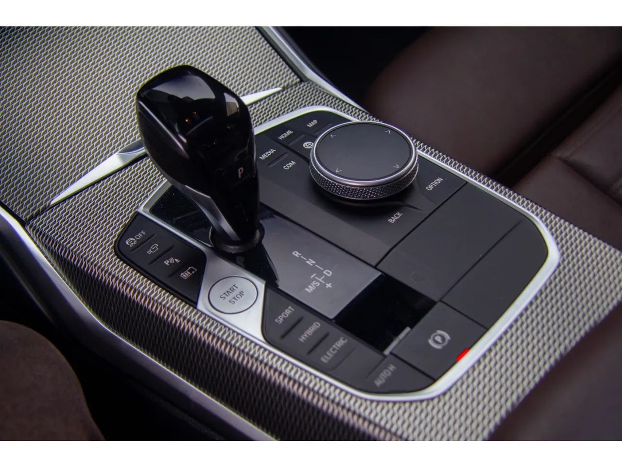 BMW Série 3 330E M Sport 2.0 Turbo Híbrido AU, foto 14 de 15