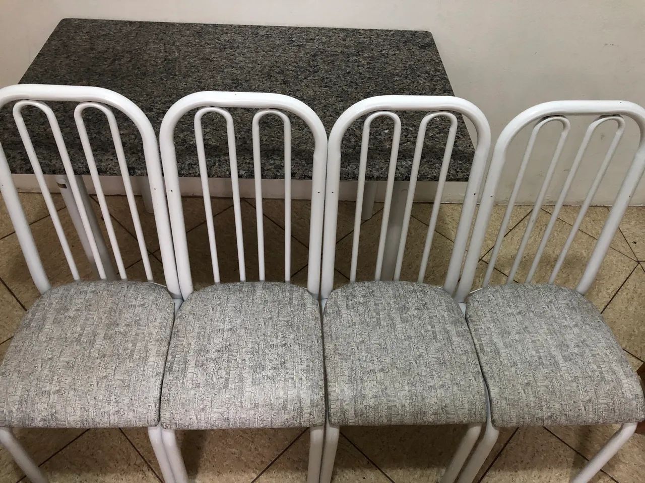 Mesa com 4 cadeiras - Foto 2