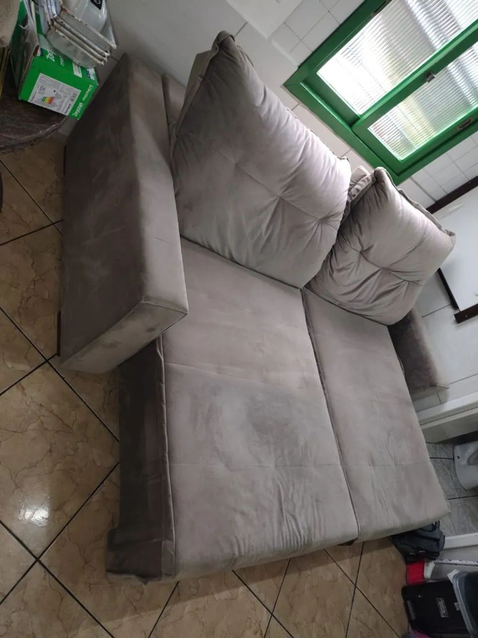 Sofá cinza 2 lugares impermeável  - Foto 4