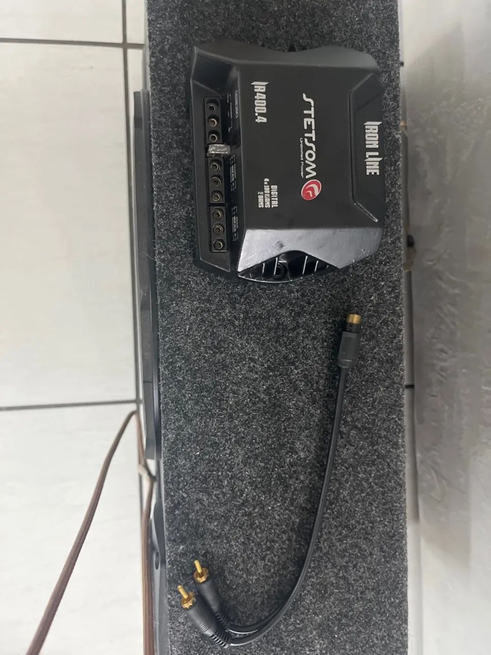 Caixa Trio Automotiva Bomber com Módulo Taramps - Completa e em Perfeito Estado - Foto 2