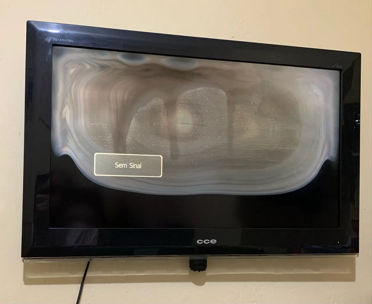 TV LCD 32 com defeito 