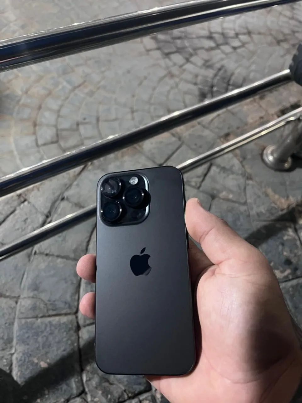 IPhone 15 Pro - Foto 2