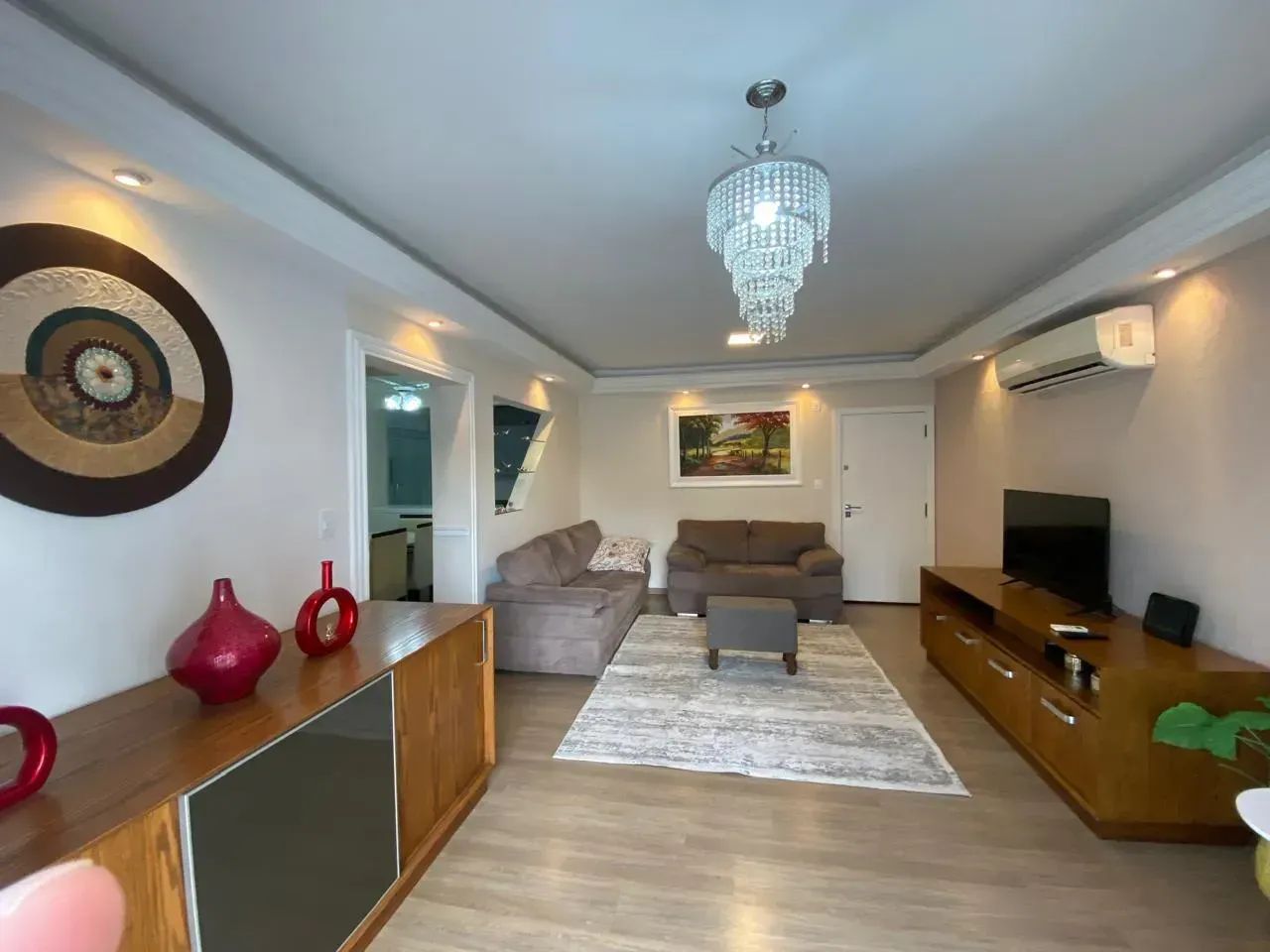 AMPLO, MOBÍLIADO E COM ÓTIMA LOCALIZAÇÃO!!! - Foto 3
