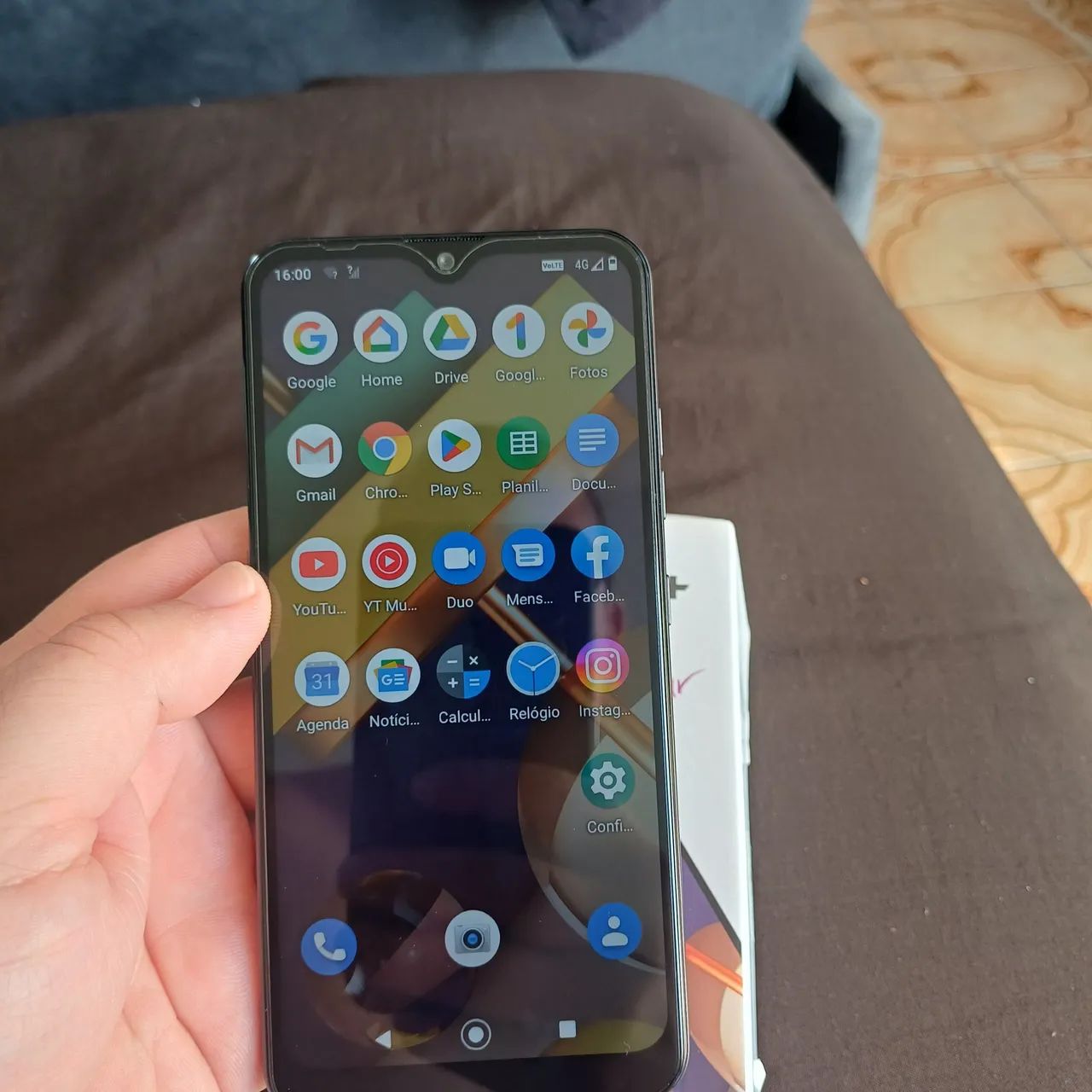 Celulares Redmi 9 e LG 22K+