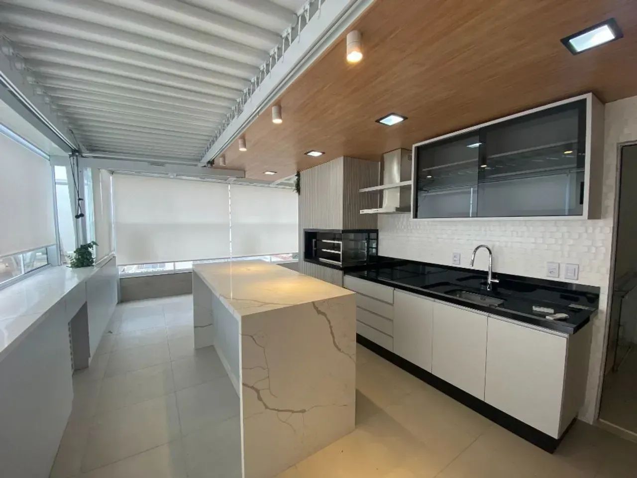 Imóvel para venda tem 220 metros quadrados com 3 quartos em Canto - Florianópolis - SC