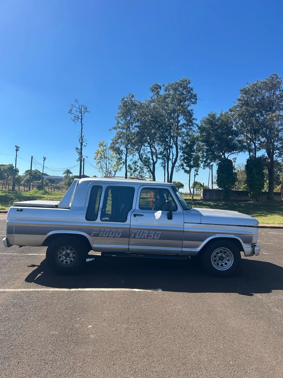 Ford F-1000 1987
