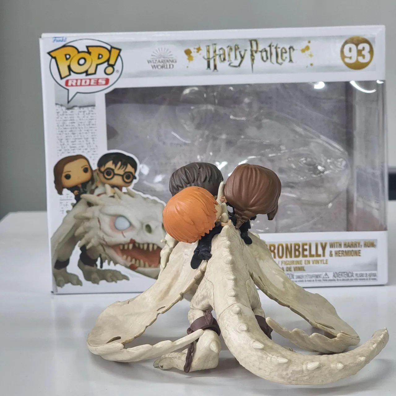 Funko Ukranian Ironbelly com Harry, Rony e Hermione  - Foto 3