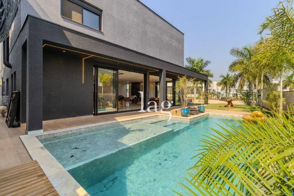 Casa com 5 quartos( suítes), 450 m² - Alphaville Nova Esplanada - Votorantim/SP