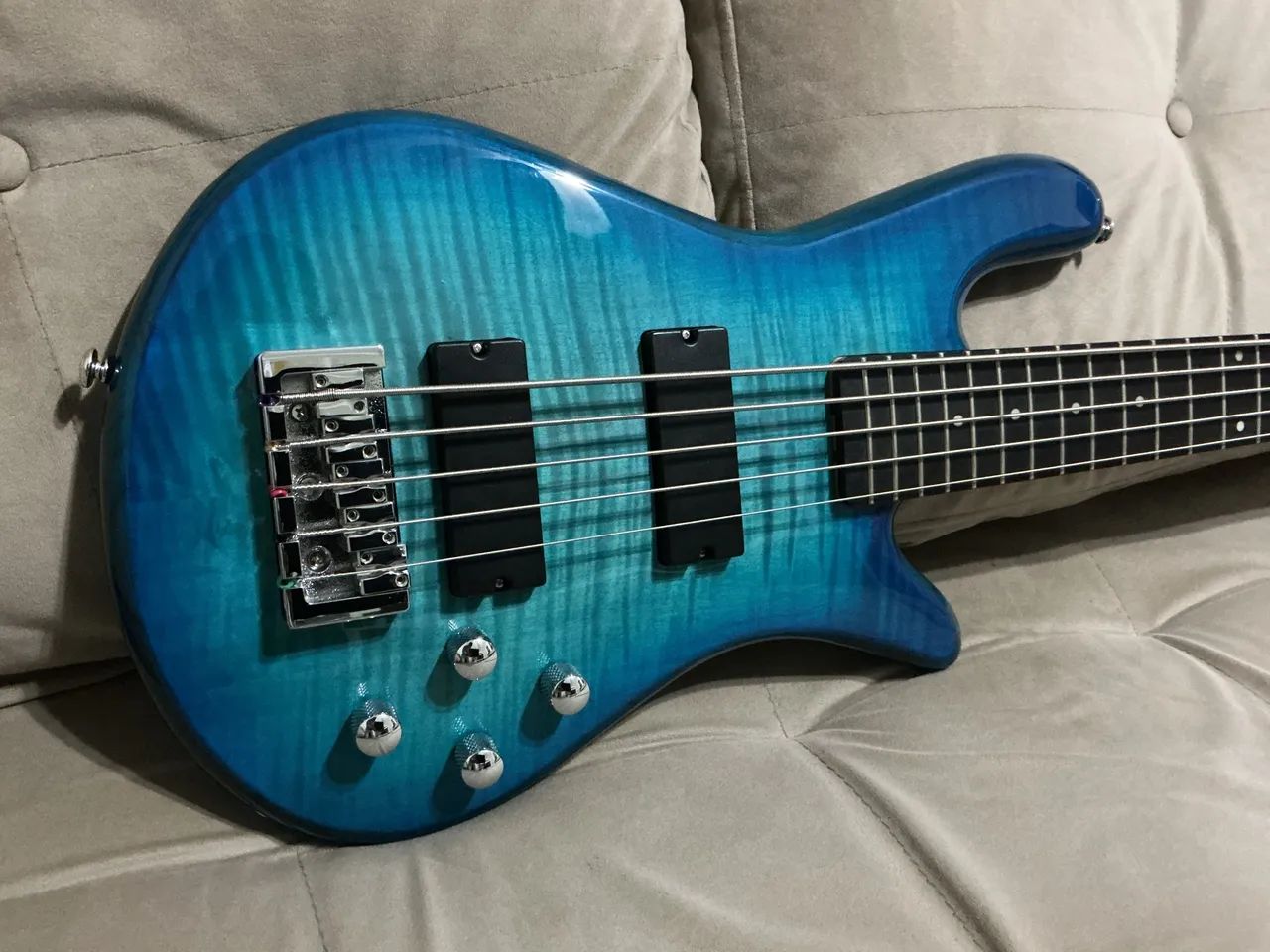 Baixo Spector 5 cordas - Foto 3