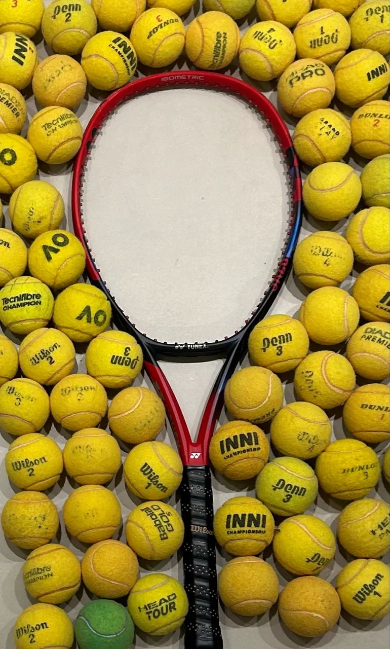 Raquete de Tenis Yonex Vcore 100 2023
