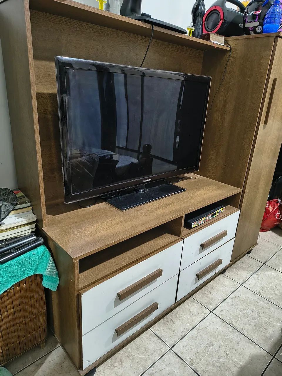 Cômoda com estante 