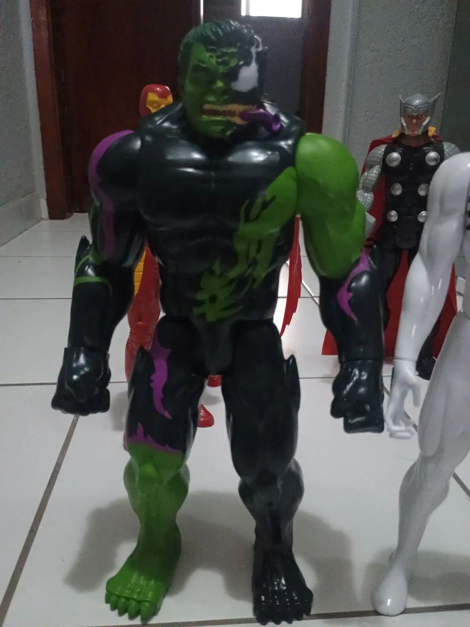 Hulk Venon e Anti Venon Marvel 30 cm - Foto 2