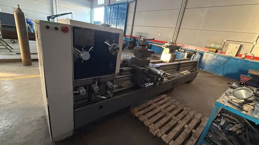 Torno mecanico Nardini - 800x3000mm