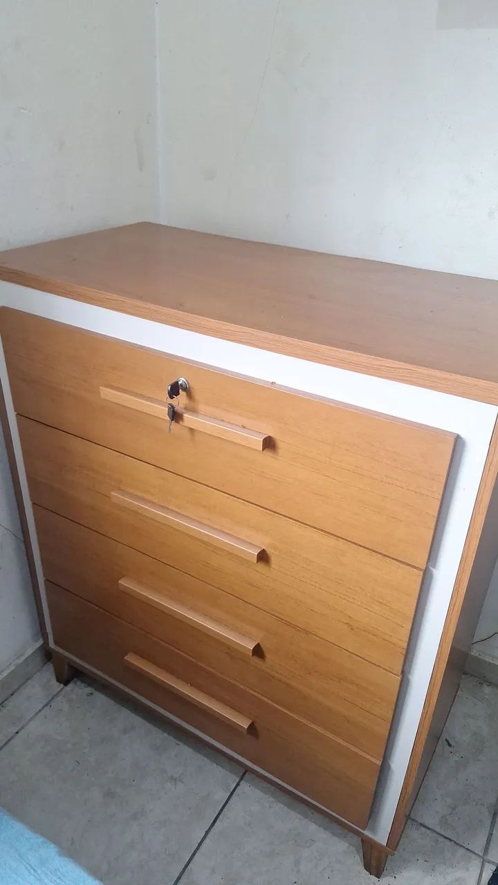 Cômoda gavetas com chave
