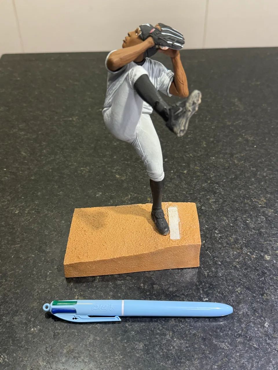 Boneco McFarlane MLB Series 9 - Dontrelle Willis (Florida Marlins) - Foto 5