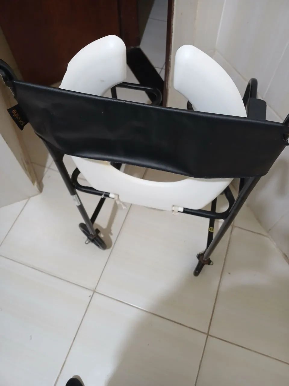 Cadeira higiênica - Foto 2