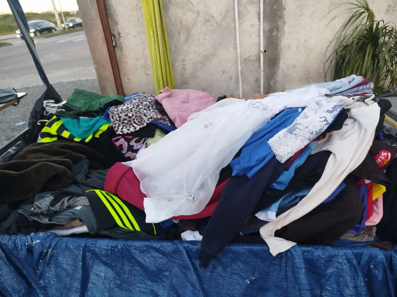 Estoque de roupas - Foto 3