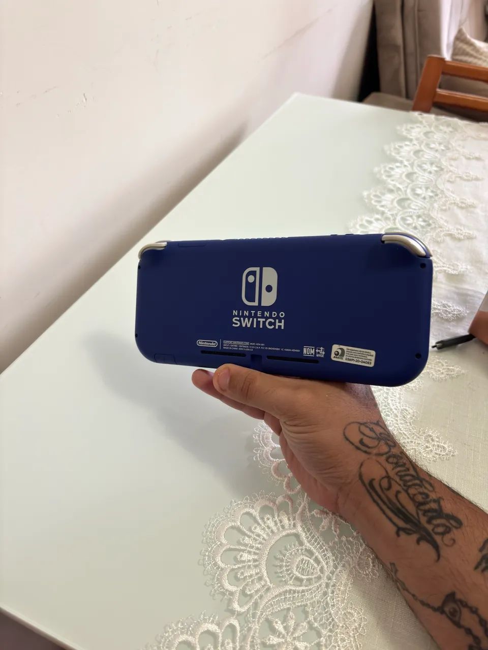Nitendo Switch Lite - Bloqueado - 32gb de armazenamento  - Foto 4