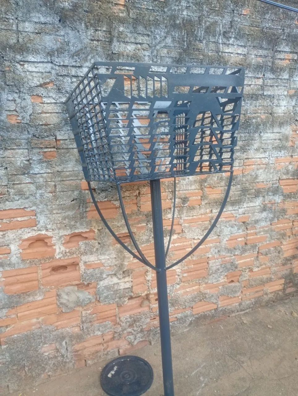Vende-se lixeira reforçada. - Foto 2