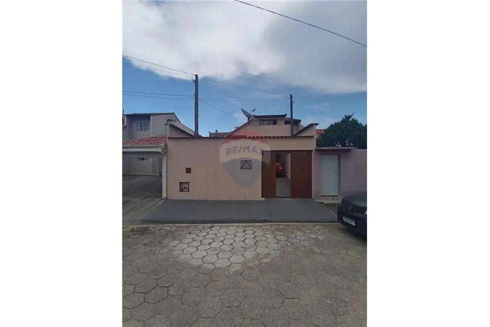 Casa à venda no CDHU, em Apiaí/SP