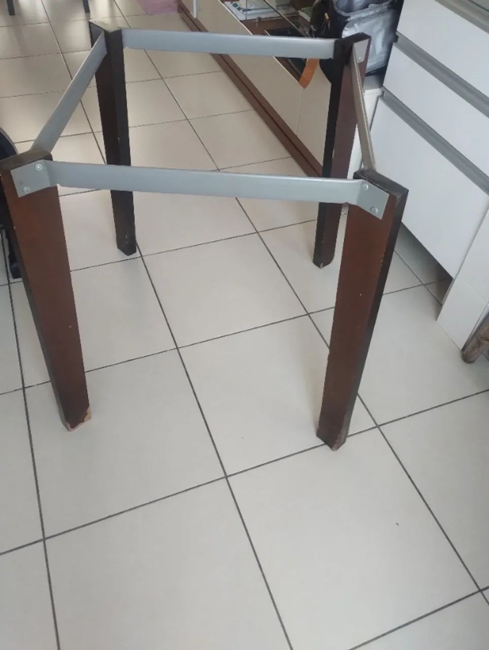 Base mesa para 04 cadeiras
