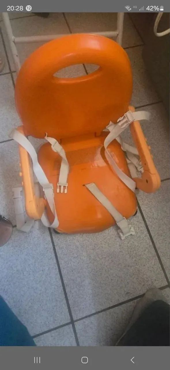 Cadeira portátil chicco para crianca